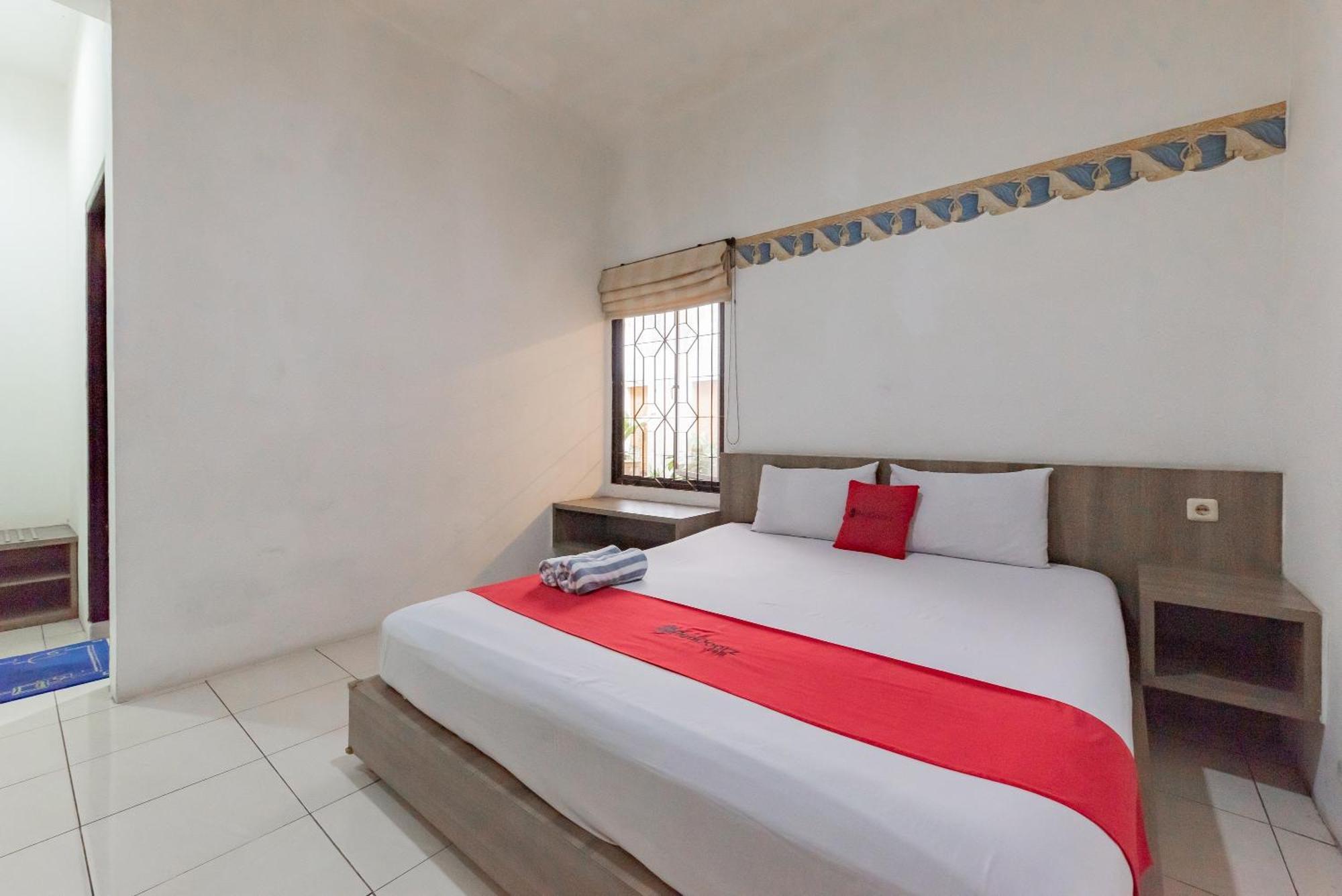 Reddoorz Near Taman Kota Lapang Merdeka Sukabumi Ngoại thất bức ảnh