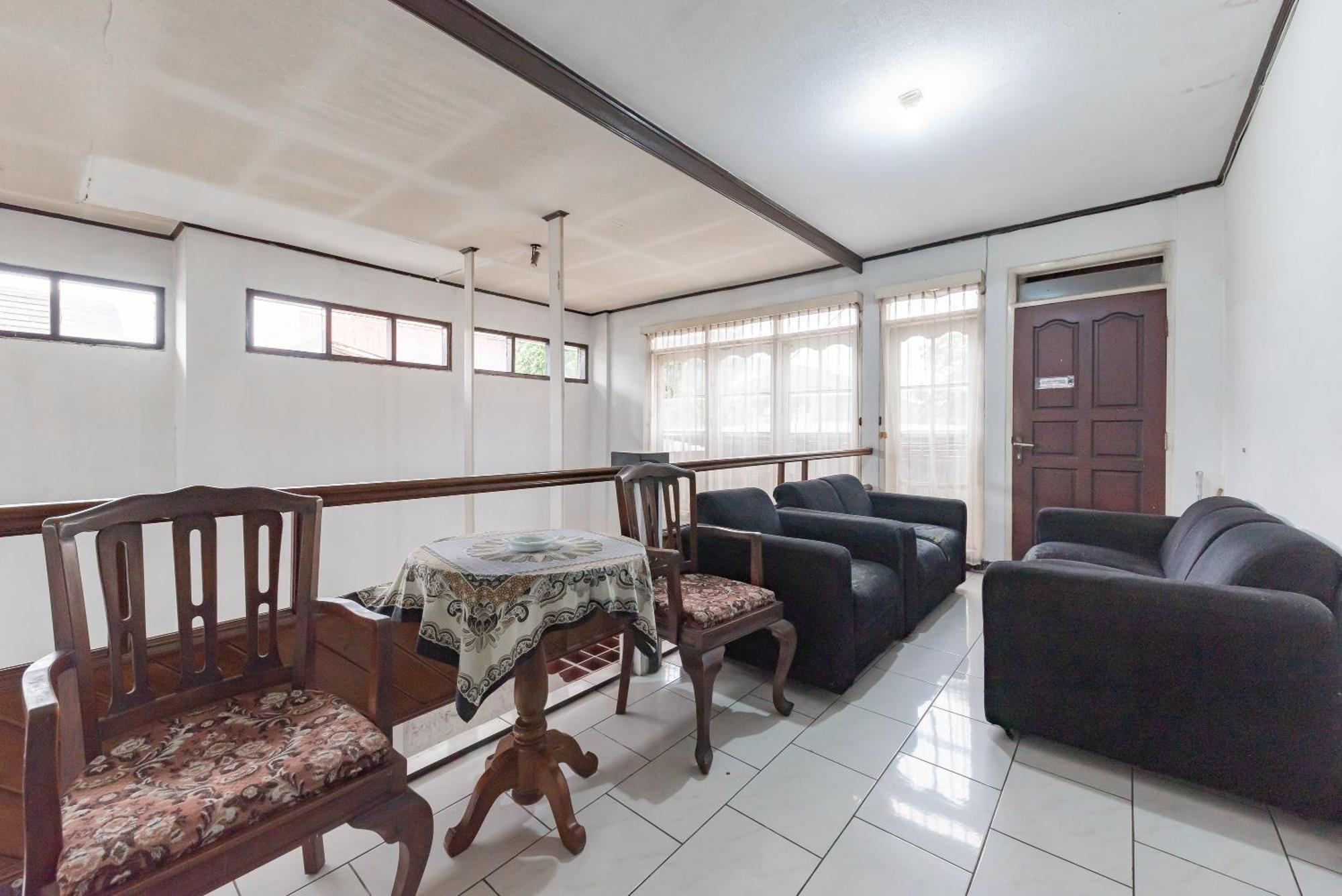Reddoorz Near Taman Kota Lapang Merdeka Sukabumi Ngoại thất bức ảnh