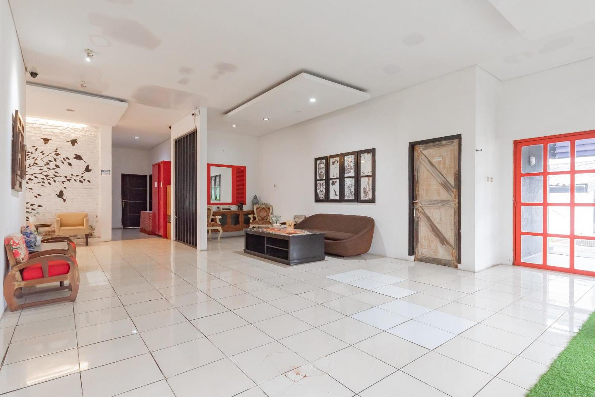 Reddoorz Near Taman Kota Lapang Merdeka Sukabumi Ngoại thất bức ảnh