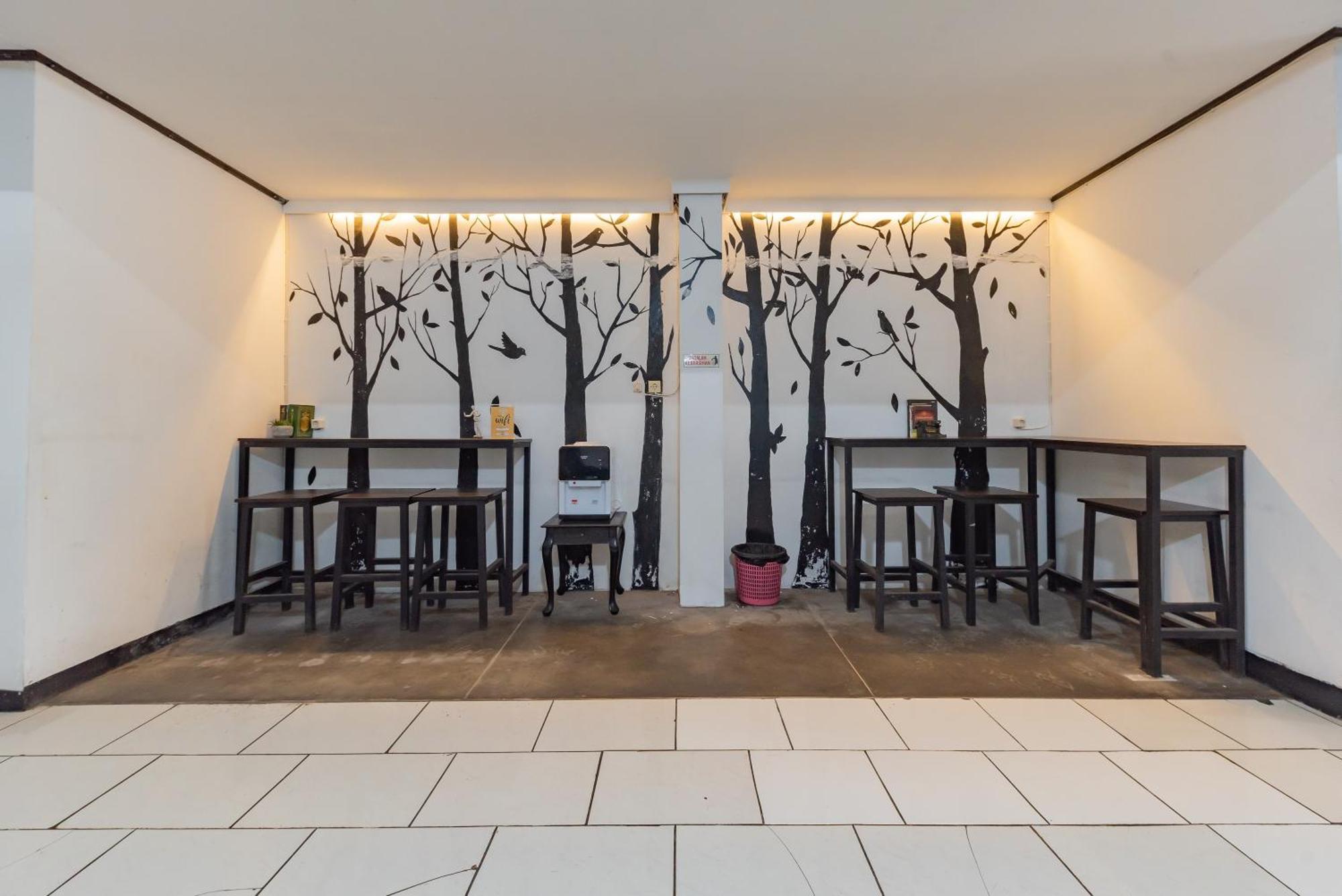 Reddoorz Near Taman Kota Lapang Merdeka Sukabumi Ngoại thất bức ảnh