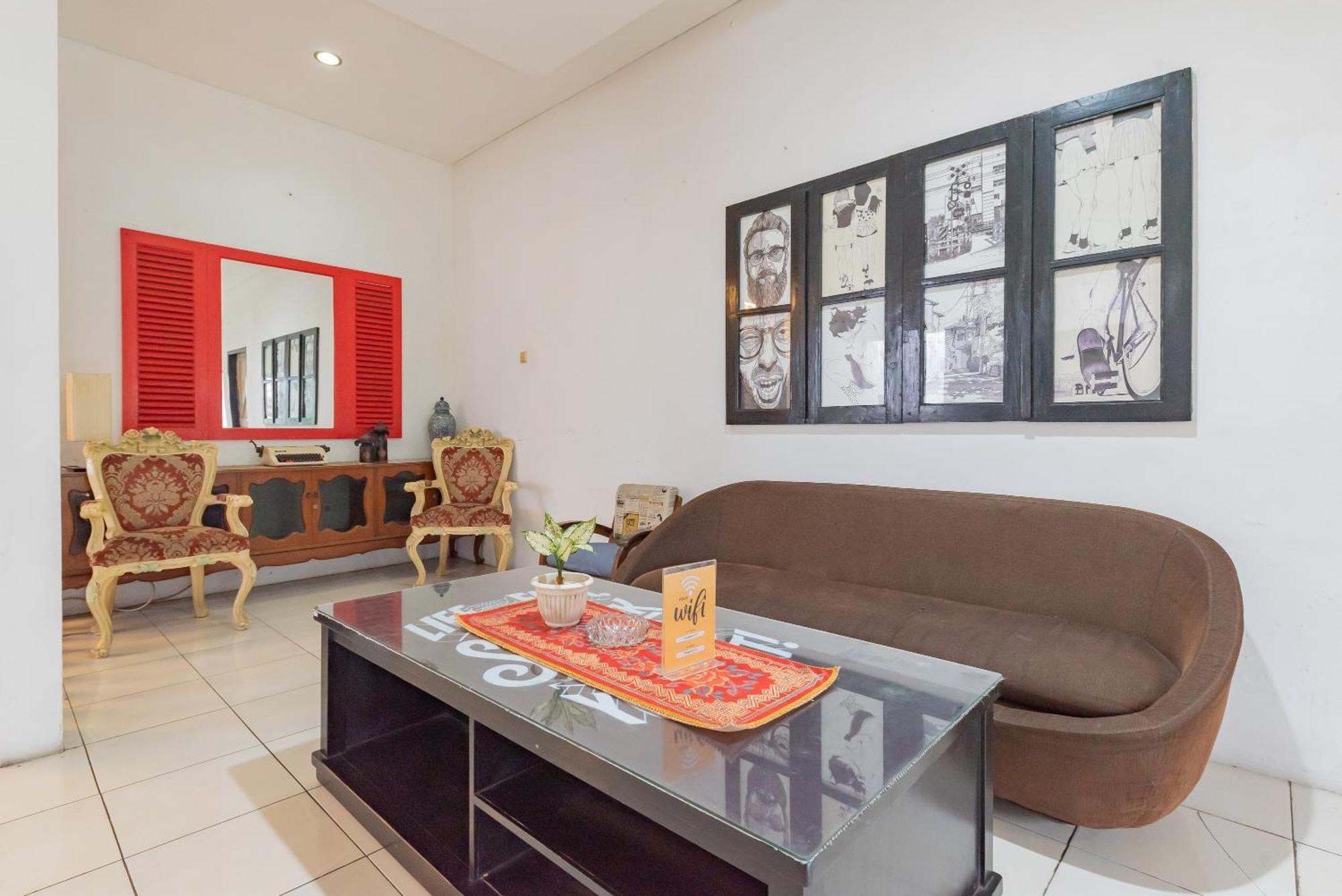 Reddoorz Near Taman Kota Lapang Merdeka Sukabumi Ngoại thất bức ảnh