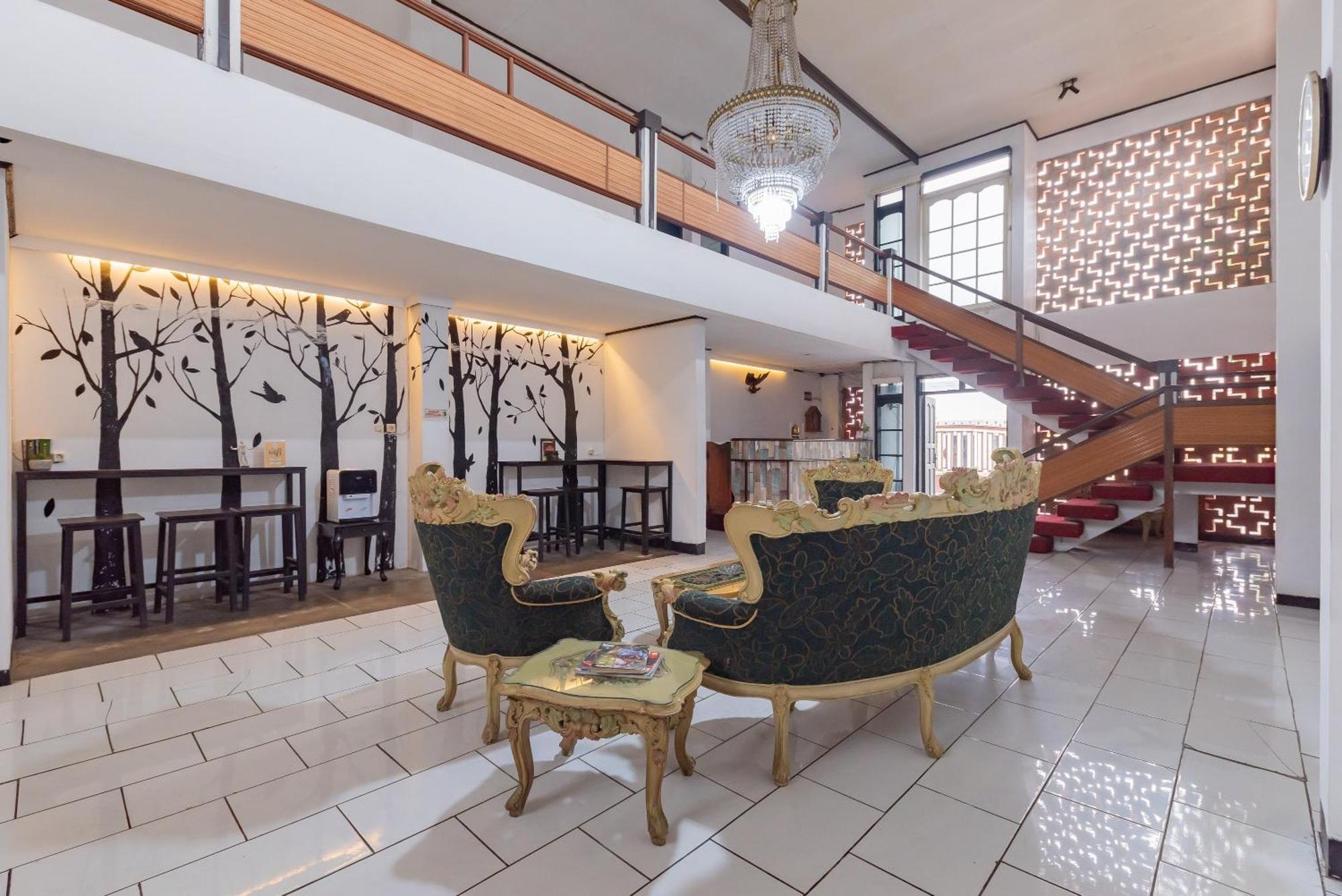Reddoorz Near Taman Kota Lapang Merdeka Sukabumi Ngoại thất bức ảnh